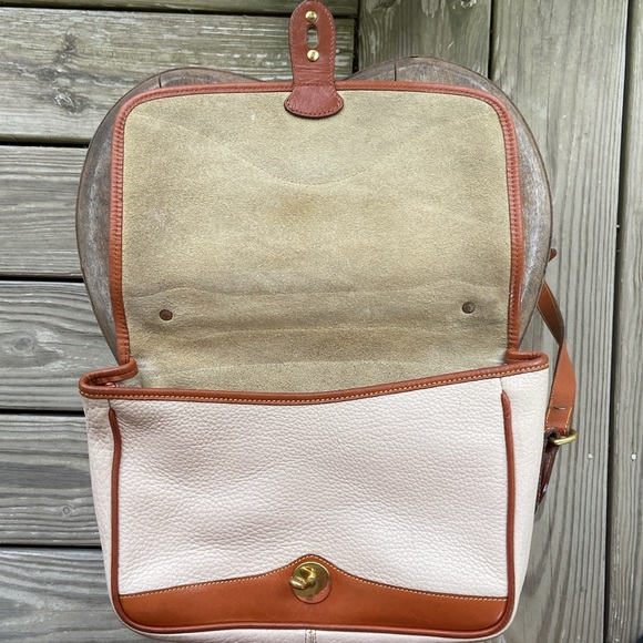 Dooney & Bourke Vintage Bone & British Tan Leather Carrier Shoulder Bag - Picture 9 of 16